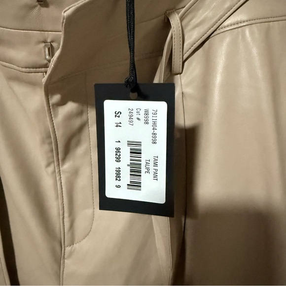 NWT PAIGE Tami Cargo Pant Taupe Vegan Leather Size 14 - Picture 5 of 8